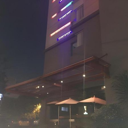 G Suites Hotel By Amithya Surabaya Dış mekan fotoğraf