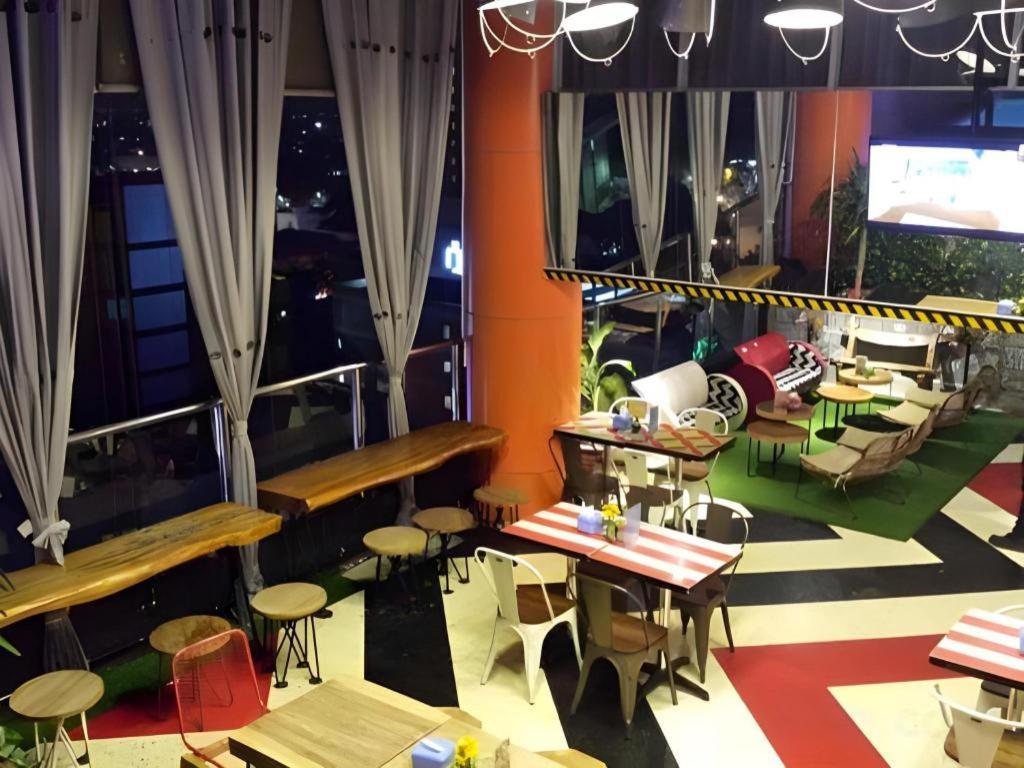 G Suites Hotel By Amithya Surabaya Dış mekan fotoğraf